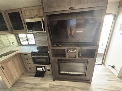 2021 Winnebago 2427RB VOYAGE   - Photo 14 - Albuquerque, NM 87108