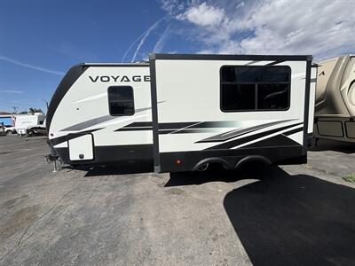 2021 Winnebago 2427RB VOYAGE   - Photo 3 - Albuquerque, NM 87108