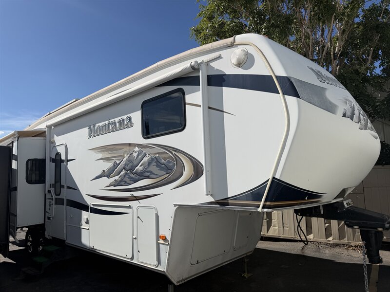 2010 KEYSTONE 3400RL MONTANA   - Photo 1 - Albuquerque, NM 87108