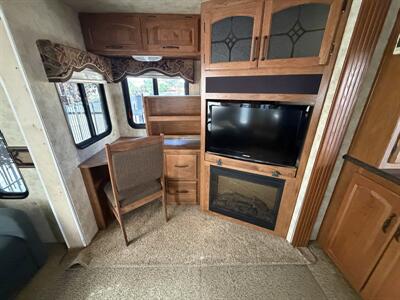 2010 KEYSTONE 3400RL MONTANA - Photo 17 - Albuquerque, NM 87108