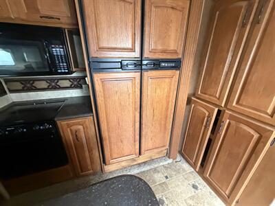2010 KEYSTONE 3400RL MONTANA - Photo 20 - Albuquerque, NM 87108