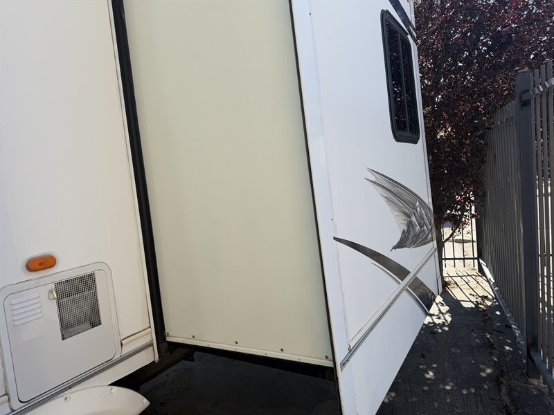 2010 KEYSTONE 3400RL MONTANA - Photo 4 - Albuquerque, NM 87108