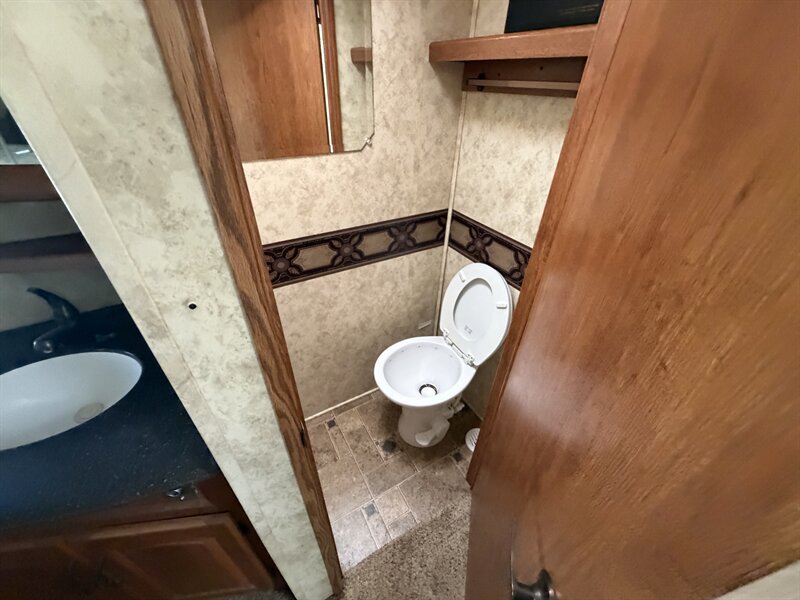 2010 KEYSTONE 3400RL MONTANA - Photo 27 - Albuquerque, NM 87108