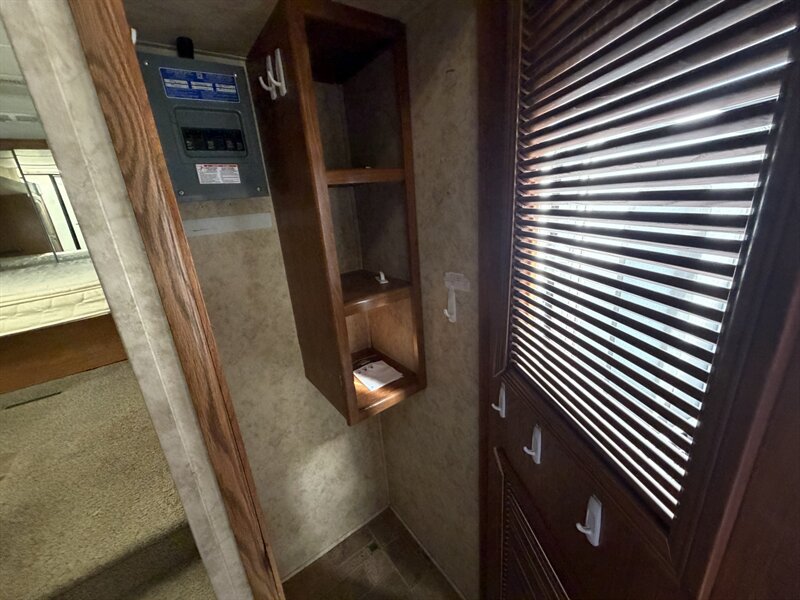 2010 KEYSTONE 3400RL MONTANA - Photo 24 - Albuquerque, NM 87108