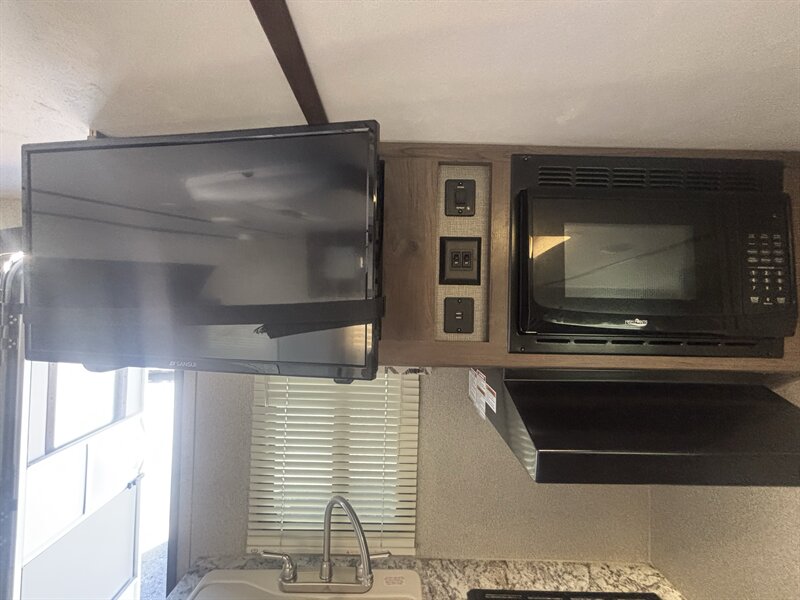 2018 Keystone 175BH PASSPORT ULTRA LITE - Photo 12 - Albuquerque, NM 87108