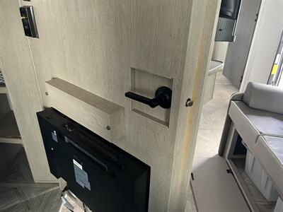 2024 WILDWOOD WDT24VIEW TRAILER   - Photo 17 - Albuquerque, NM 87108