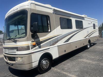 2004 FLEETWOOD 35E CHEV BOUNDER   - Photo 4 - Albuquerque, NM 87108