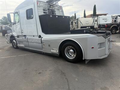2015 Volvo VNM COMMERICAL Sleeper Semi - Photo 11 - Albuquerque, NM 87108