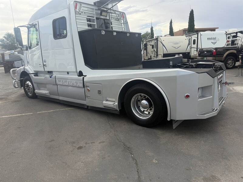 2015 Volvo VNM COMMERICAL Sleeper Semi - Photo 11 - Albuquerque, NM 87108