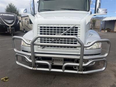 2015 Volvo VNM COMMERICAL Sleeper Semi - Photo 5 - Albuquerque, NM 87108