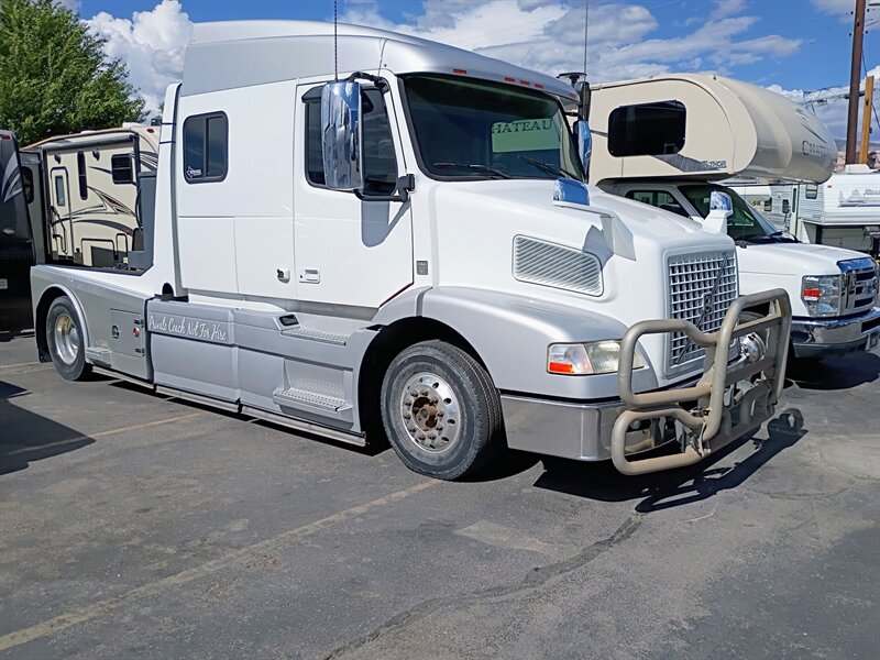 2015 Volvo VNM COMMERICAL   - Photo 1 - Albuquerque, NM 87108