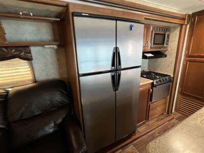 2015 CROSSROADS 330RST LACROSSE   - Photo 17 - Albuquerque, NM 87108