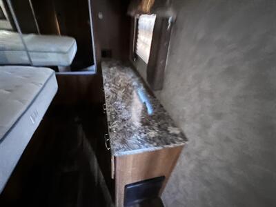 2015 CROSSROADS 330RST LACROSSE   - Photo 22 - Albuquerque, NM 87108
