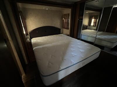 2015 CROSSROADS 330RST LACROSSE   - Photo 19 - Albuquerque, NM 87108