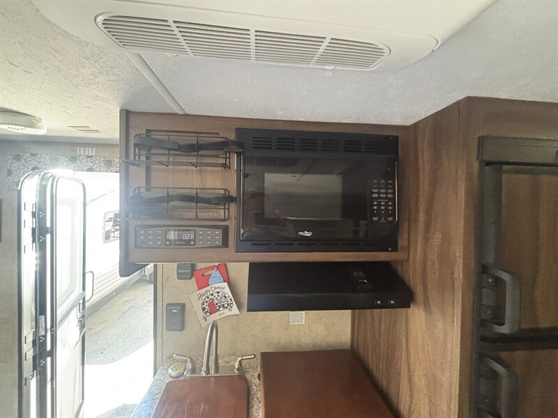 2018 Coachmen Clipper CLIPPER TOWABLE - Photo 9 - Albuquerque, NM 87108