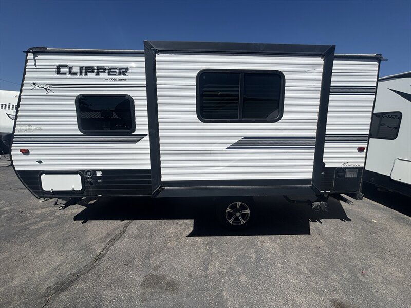 2018 Coachmen Clipper CLIPPER TOWABLE - Photo 5 - Albuquerque, NM 87108