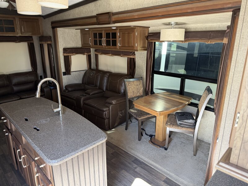 2016 KEYSTONE 3160RL MONTANA - Photo 18 - Albuquerque, NM 87108