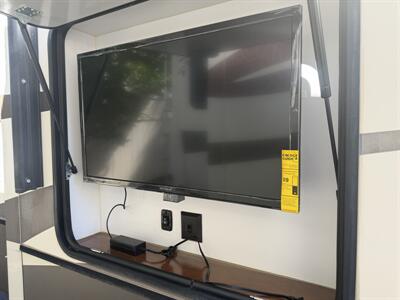 2016 KEYSTONE 3160RL MONTANA - Photo 17 - Albuquerque, NM 87108