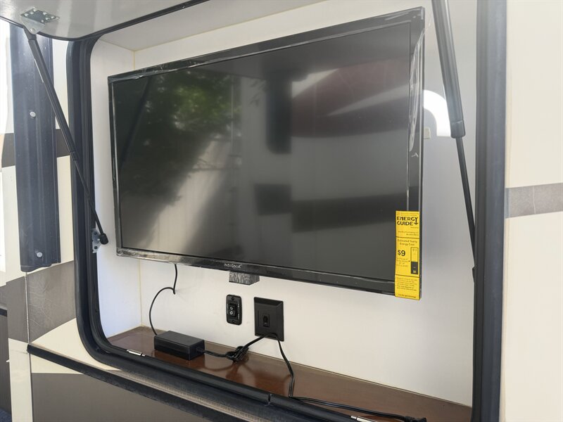 2016 KEYSTONE 3160RL MONTANA - Photo 17 - Albuquerque, NM 87108
