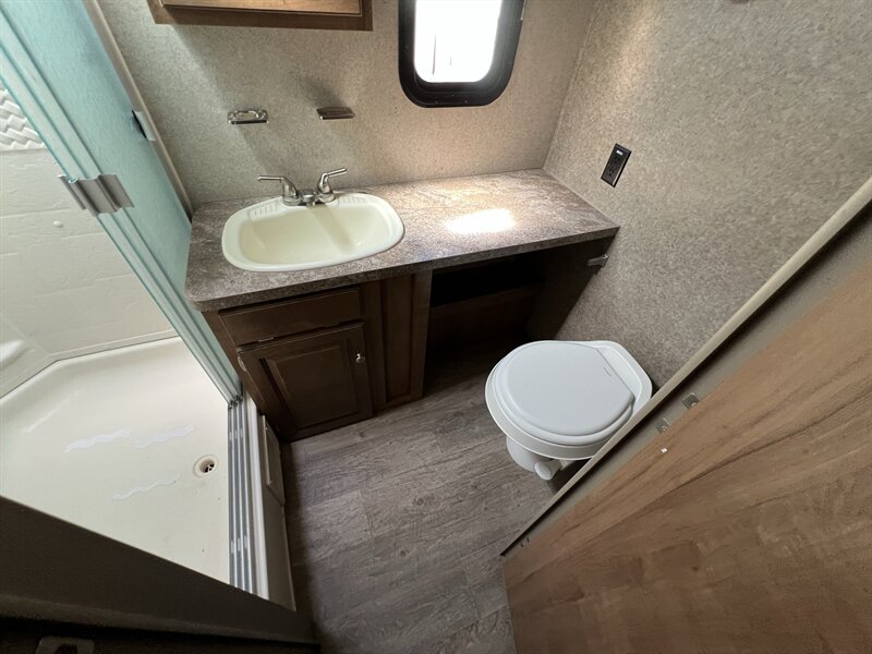 2018 FORESTRIVER 2909WS ROCKWOOD UTRA LITE - Photo 16 - Albuquerque, NM 87108