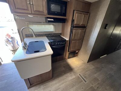 2018 FORESTRIVER 2909WS ROCKWOOD UTRA LITE - Photo 11 - Albuquerque, NM 87108