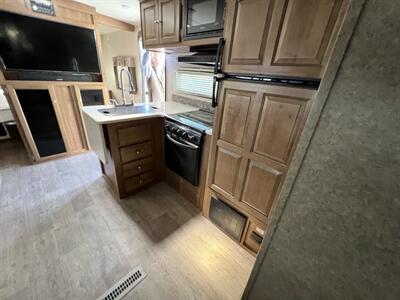 2018 FORESTRIVER 2909WS ROCKWOOD UTRA LITE - Photo 15 - Albuquerque, NM 87108
