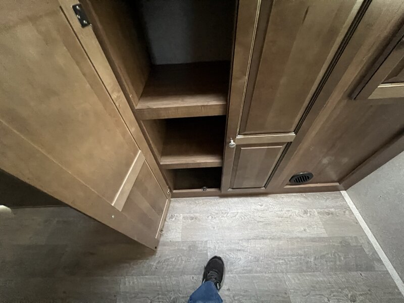 2018 FORESTRIVER 2909WS ROCKWOOD UTRA LITE - Photo 21 - Albuquerque, NM 87108