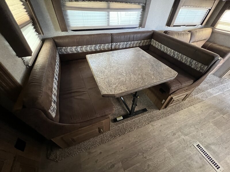 2018 FORESTRIVER 2909WS ROCKWOOD UTRA LITE - Photo 14 - Albuquerque, NM 87108