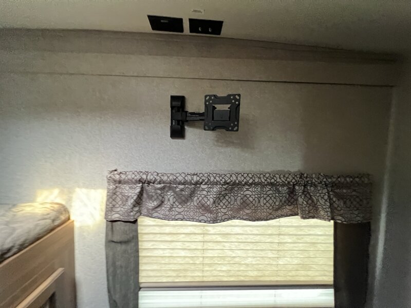 2018 FORESTRIVER 2909WS ROCKWOOD UTRA LITE - Photo 22 - Albuquerque, NM 87108