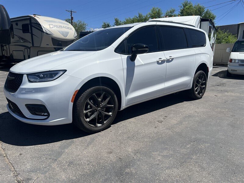 2024 Chrysler Pacifica VAN - Photo 21 - Albuquerque, NM 87108