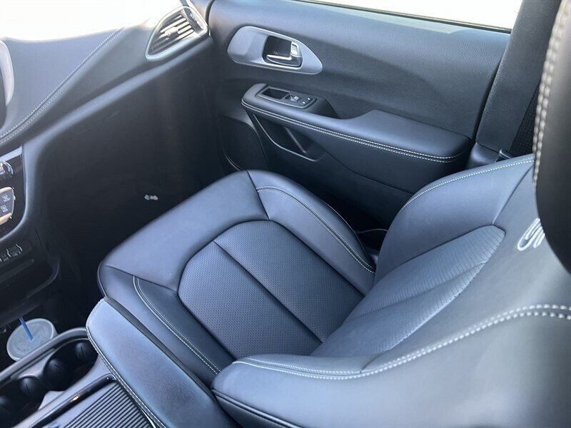 2024 Chrysler Pacifica VAN - Photo 8 - Albuquerque, NM 87108