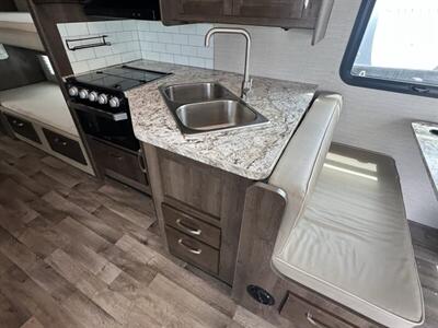 2020 Jayco 31F Redhawk   - Photo 15 - Albuquerque, NM 87108