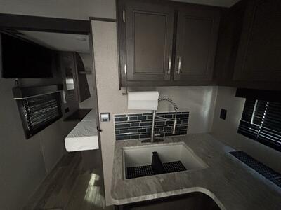 2021 Jayco JAY FLIGHT 23RBS   - Photo 14 - Albuquerque, NM 87108