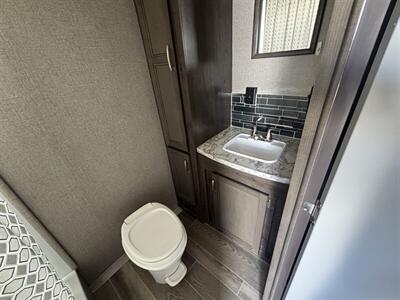 2021 Jayco JAY FLIGHT 23RBS   - Photo 10 - Albuquerque, NM 87108