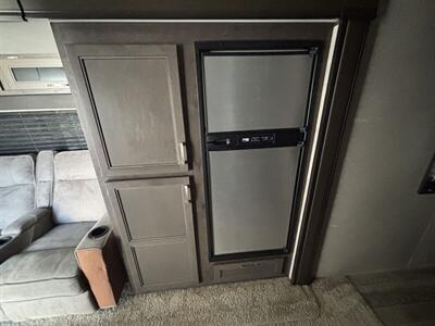2021 Jayco JAY FLIGHT 23RBS   - Photo 12 - Albuquerque, NM 87108