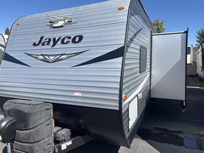 2021 Jayco JAY FLIGHT 23RBS   - Photo 2 - Albuquerque, NM 87108
