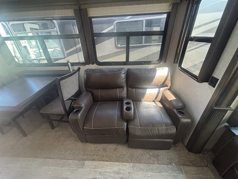 2019 KEYSTONE 3120RL MONTANA - Photo 9 - Albuquerque, NM 87108