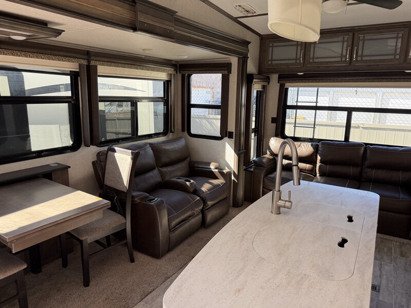 2019 KEYSTONE 3120RL MONTANA - Photo 38 - Albuquerque, NM 87108