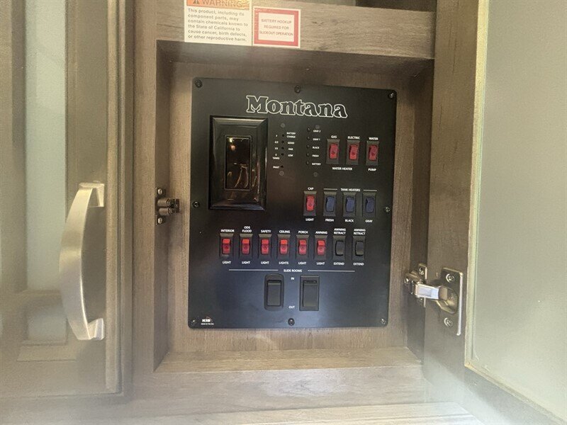 2019 KEYSTONE 3120RL MONTANA - Photo 16 - Albuquerque, NM 87108