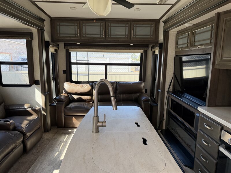 2019 KEYSTONE 3120RL MONTANA - Photo 47 - Albuquerque, NM 87108