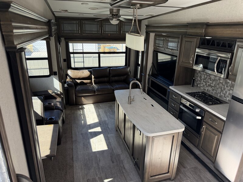 2019 KEYSTONE 3120RL MONTANA - Photo 43 - Albuquerque, NM 87108