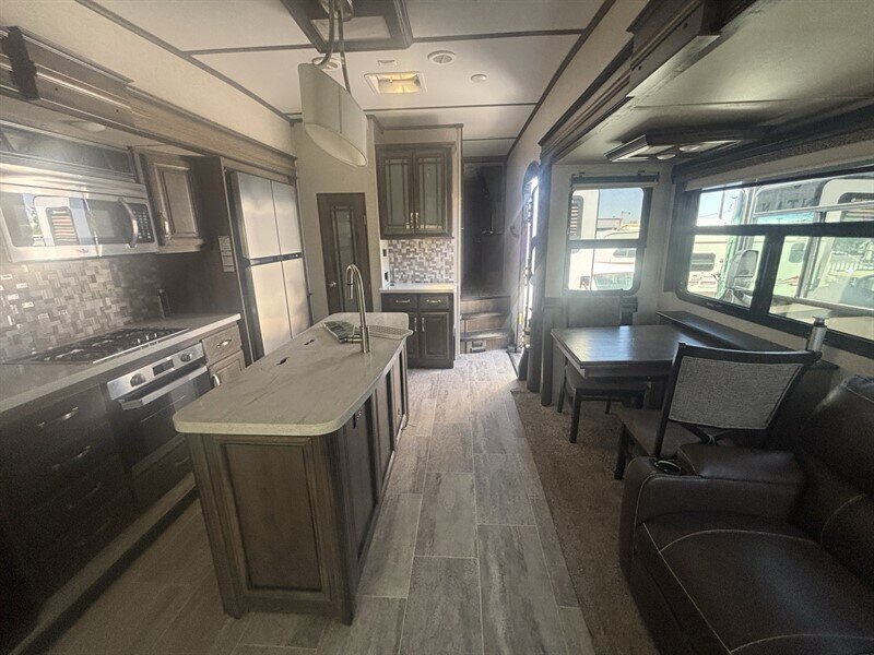 2019 KEYSTONE 3120RL MONTANA - Photo 25 - Albuquerque, NM 87108
