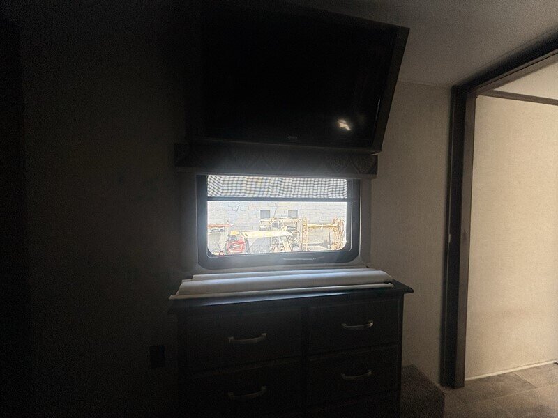 2019 KEYSTONE 3120RL MONTANA - Photo 23 - Albuquerque, NM 87108