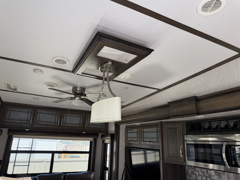 2019 KEYSTONE 3120RL MONTANA - Photo 44 - Albuquerque, NM 87108