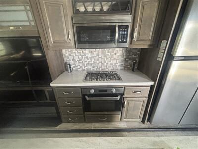2019 KEYSTONE 3120RL MONTANA - Photo 12 - Albuquerque, NM 87108