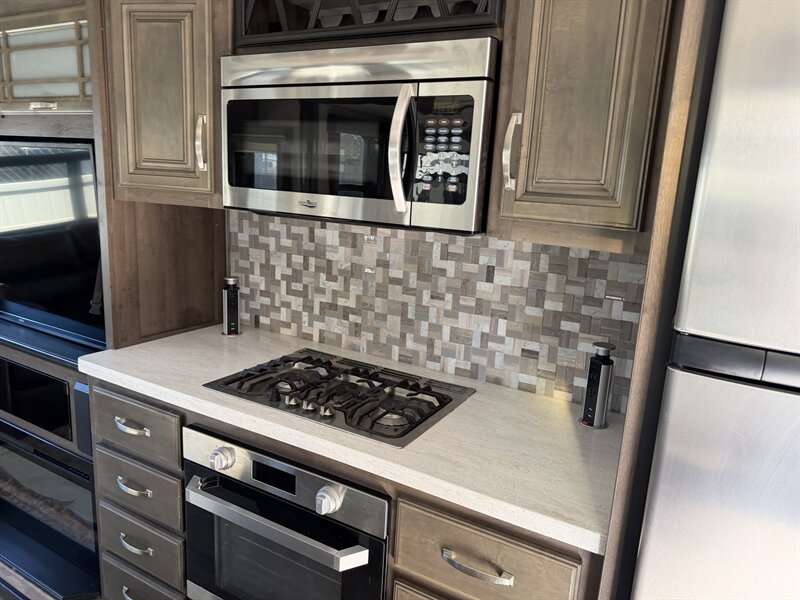 2019 KEYSTONE 3120RL MONTANA - Photo 39 - Albuquerque, NM 87108
