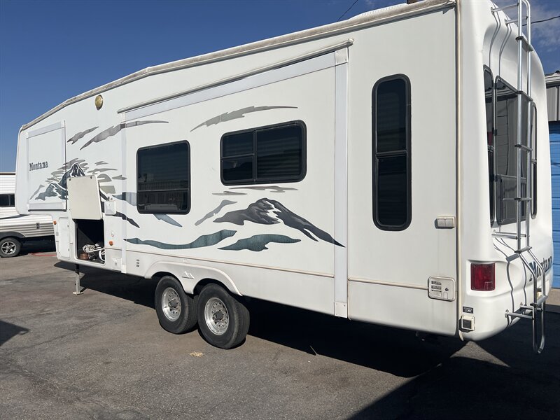 2004 KEYSTONE 2955RL MONTANA - Photo 5 - Albuquerque, NM 87108