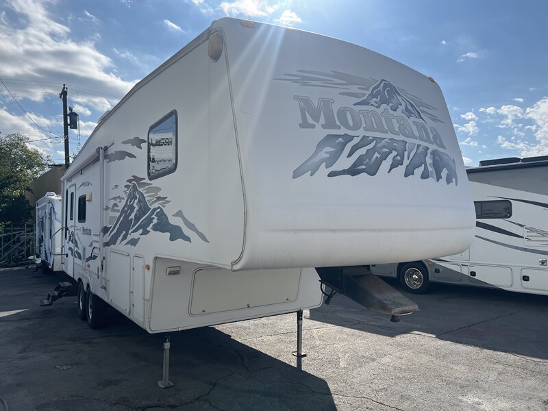 2004 KEYSTONE 2955RL MONTANA - Photo 3 - Albuquerque, NM 87108