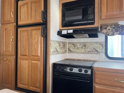 2004 KEYSTONE 2955RL MONTANA - Photo 12 - Albuquerque, NM 87108