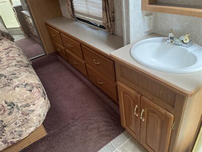 2004 KEYSTONE 2955RL MONTANA - Photo 20 - Albuquerque, NM 87108